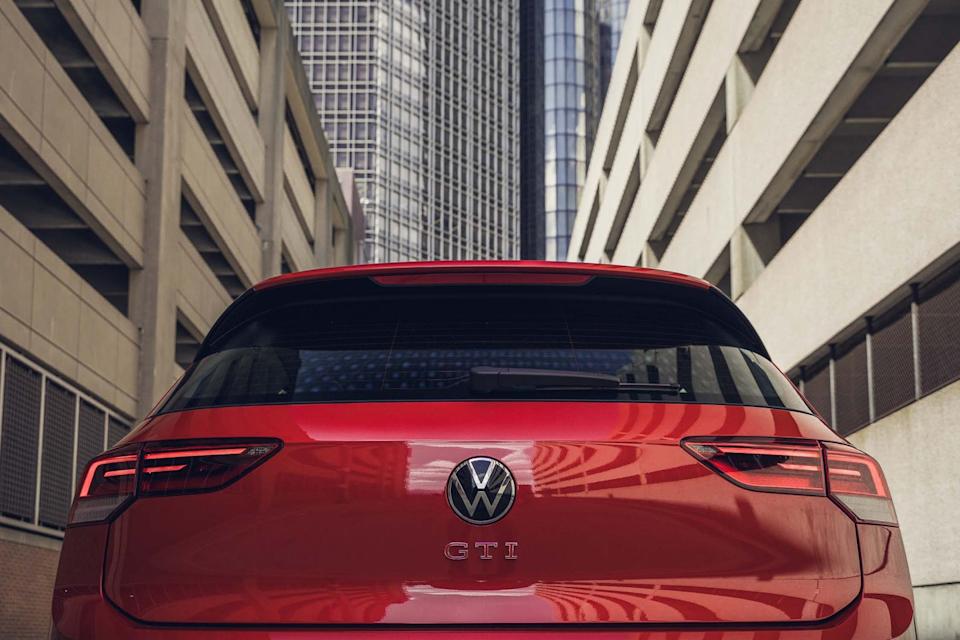 2025 volkswagen golf gti autobahn