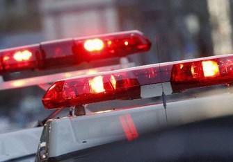 鹿児島で2階建て住宅が全焼、2人死亡　20代母と次女連絡取れず