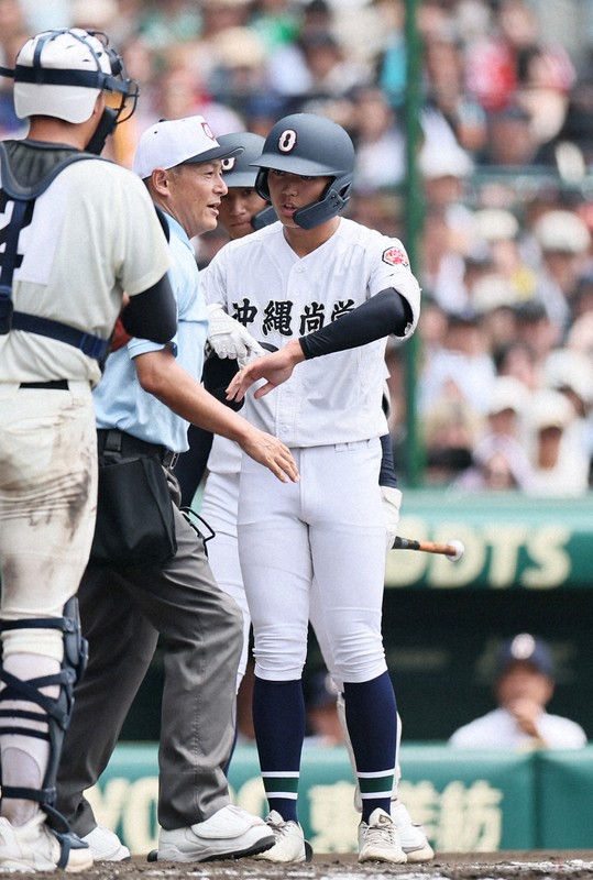 ストライクで3アウトチェンジ→死球に　球審の判定覆る　夏の甲子園