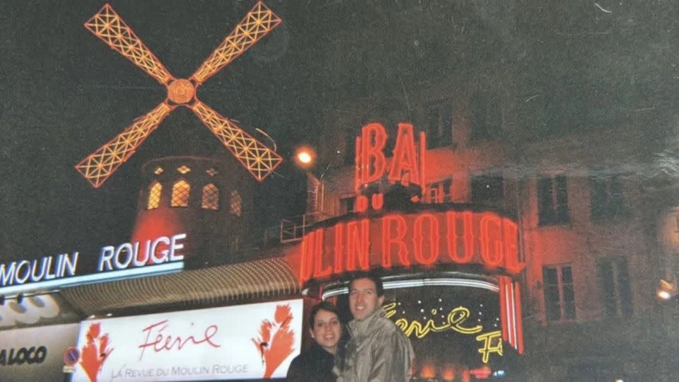 En febrero de 2001, Kerri y Dirk se reencontraron en París, Francia.
