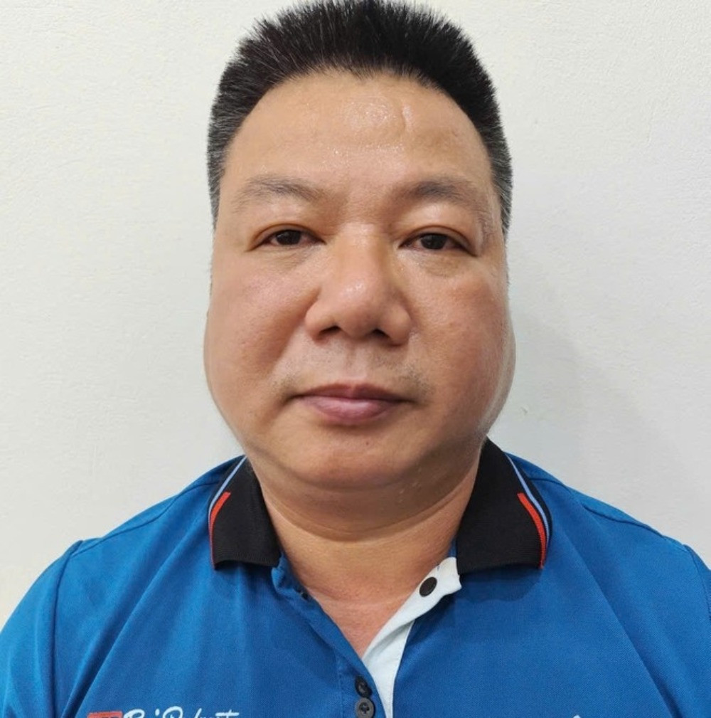 Khởi tố vụ án, tạm giữ đối tượng lao vào xe khách rút chìa khóa rồi bỏ đi giữa nắng 40 độ