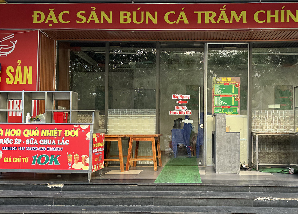 Không trụ nổi giá thuê 50 triệu/tháng, chủ quán ‘tháo chạy’ khỏi phố ẩm thực Linh Đàm