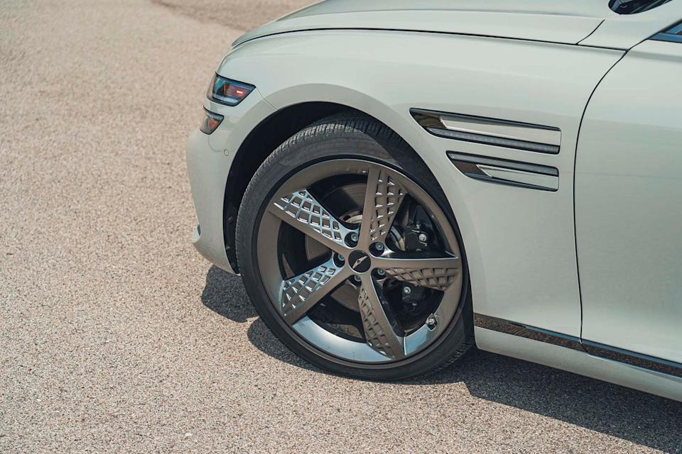 2025 genesis g80