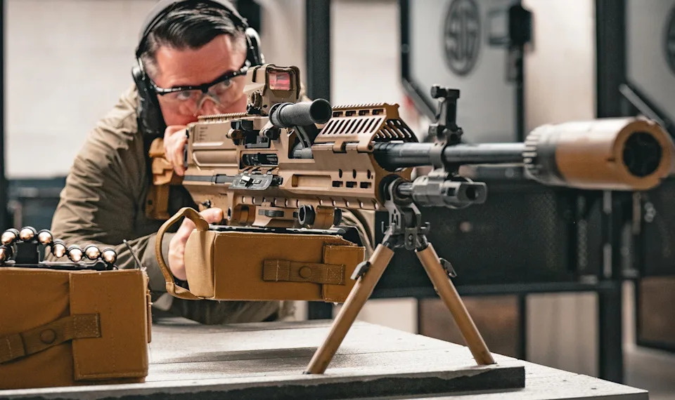 SIG Saeur MG 338.