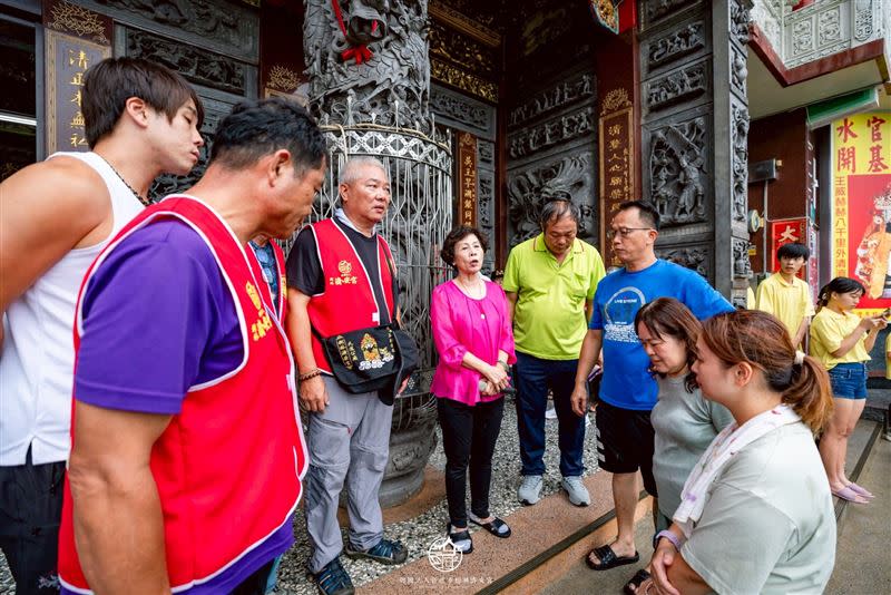 董事長陳黃綠妹親自召集臨時董事會,立刻捐出200萬元,成立賑災基金,展現信仰與行動的力量。(圖/新北市樹林濟安宮提供)