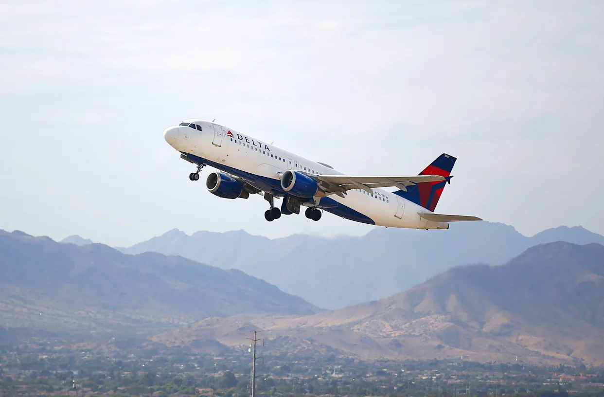 Grandma stops woman from storming cockpit on Tucson-bound flight, according to viral video