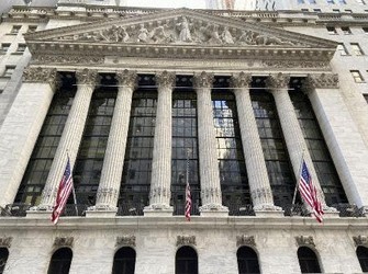 NY株6日ぶり反発、585ドル高　FRBの9月利下げ観測広がり