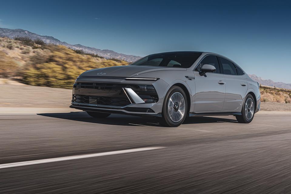 2025 Hyundai Sonata HybridHyundai