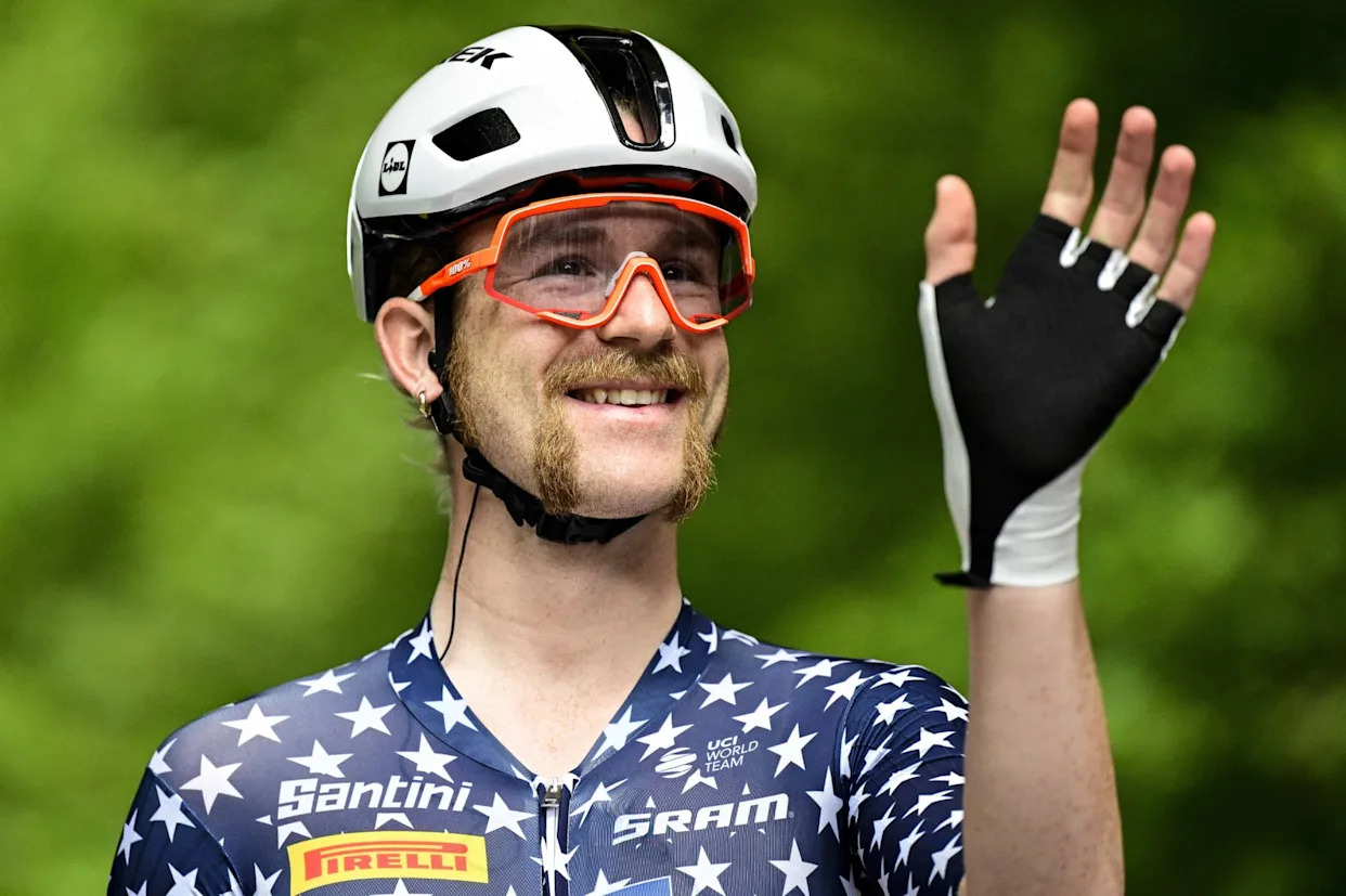 Tour de France 2025 : le showman américain Quinn Simmons a fait sa demande en mariage sur les Champs-Élysées