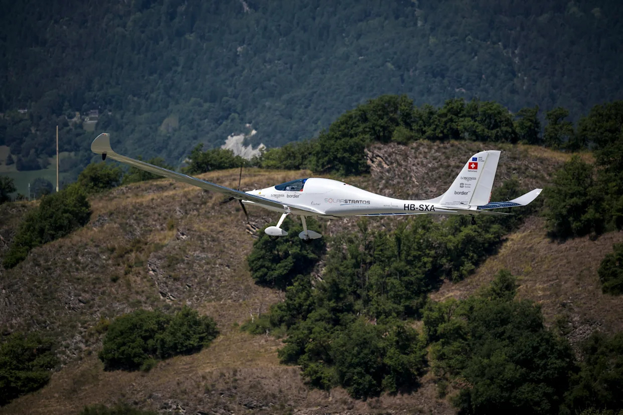 Pilot breaks altitude record for solar-powered plane, team says