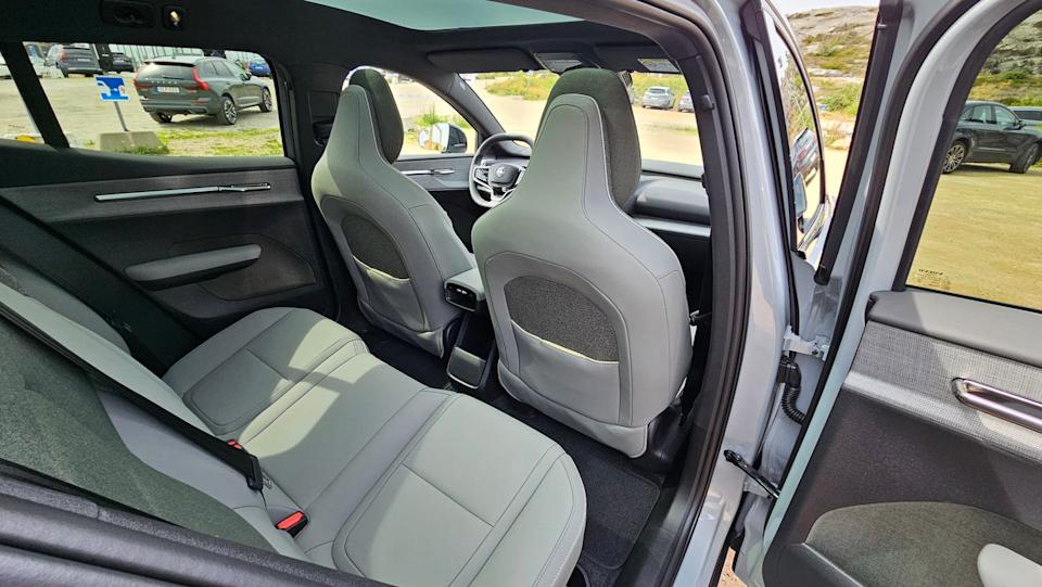 2026 volvo ex30 cross country