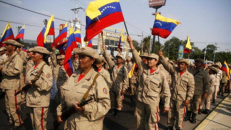 Venezuela: chavistas se alistan en milicia a pedido de Maduro