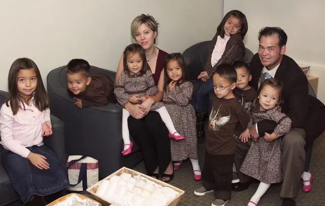 Heidi Gutman/NBC NewsWire Kate Gosselin and John Gosselin with their twin daughters and sextuplets on NBC News' 