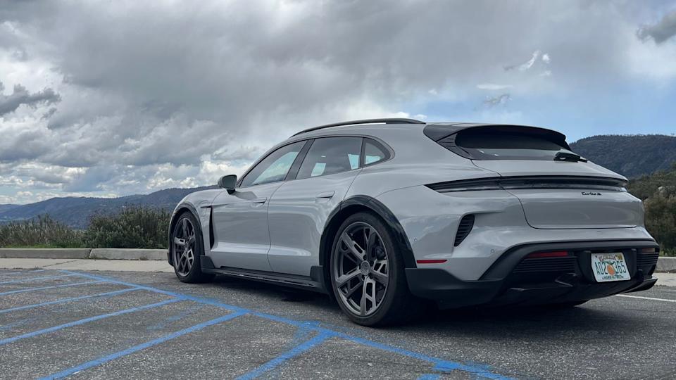 porsche taycan turbo s cross turismo