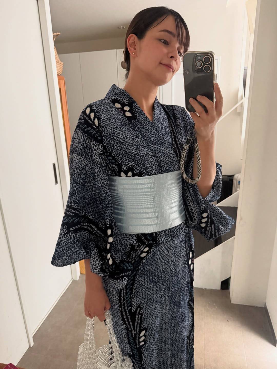 テレビで離婚発表、40歳女優の最新ショットに「バチクソかっこいい」「鹿児島のおごじょの鏡」