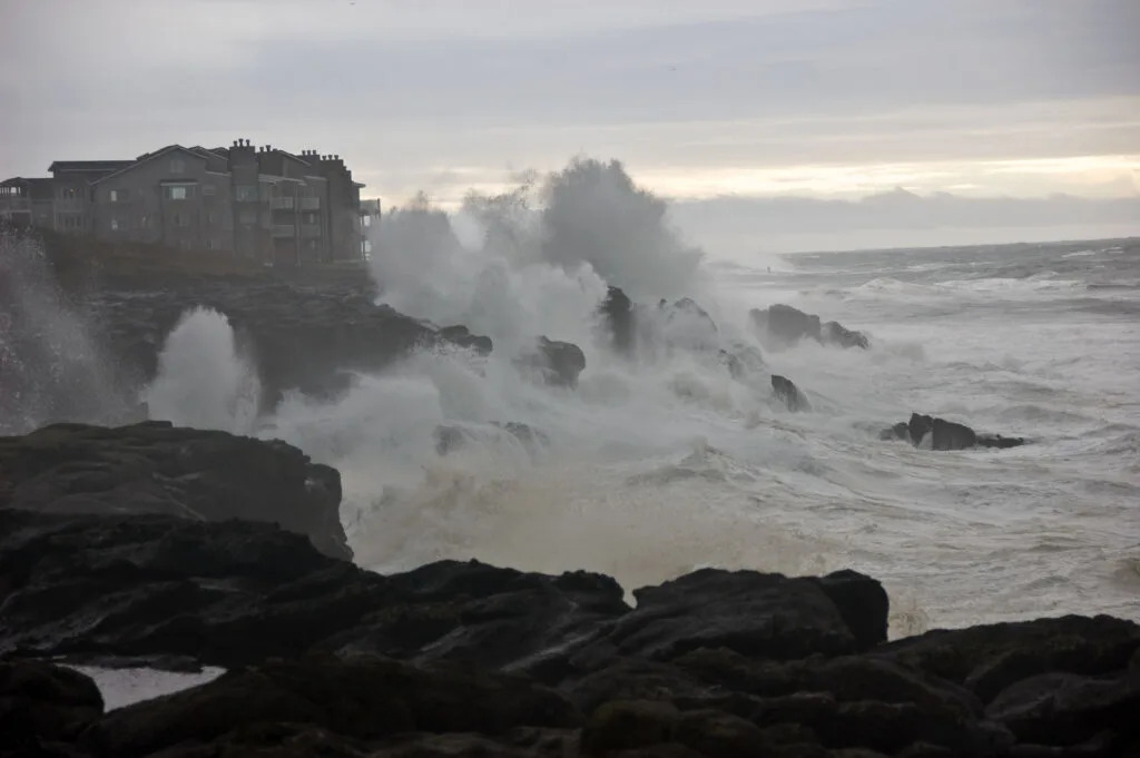In the wake of tsunami warning, Oregon lawmaker calls for better state disaster preparedness