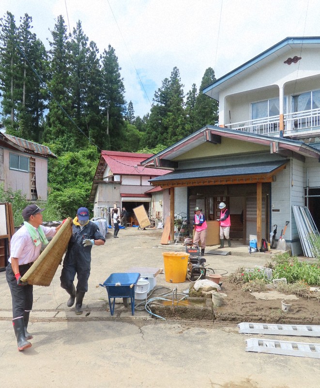 大雨被害の秋田・仙北でボランティア活動開始　住民「本当に助かる」