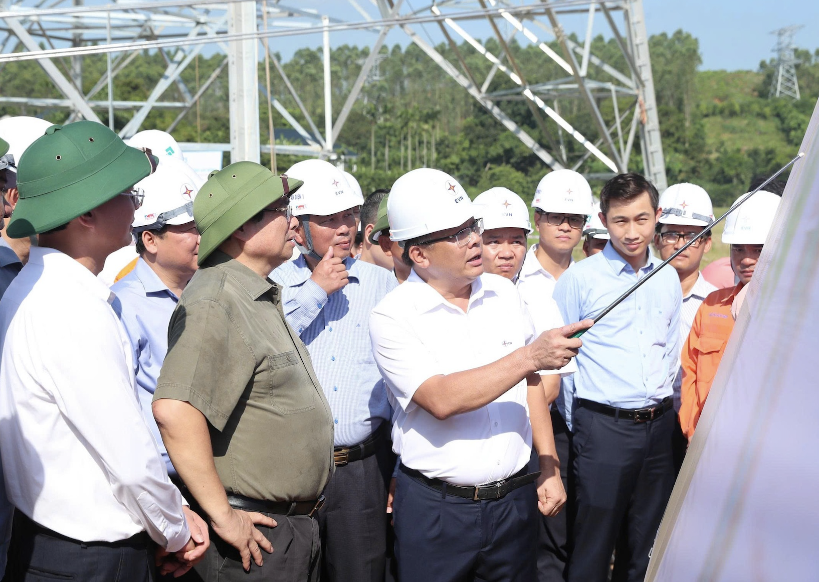 Thủ tướng yêu cầu ngày 19/8 làm xong đường dây 500kV Lào Cai - Vĩnh Yên