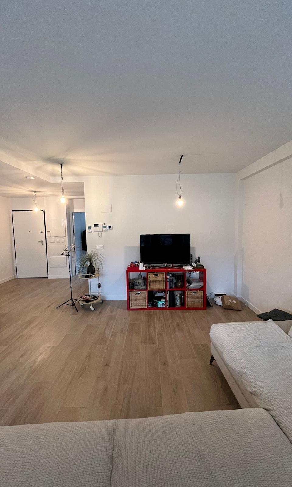 De impersonal a corazón del hogar: la reforma de 52 m² que ganó en almacenaje, calidez y estilo