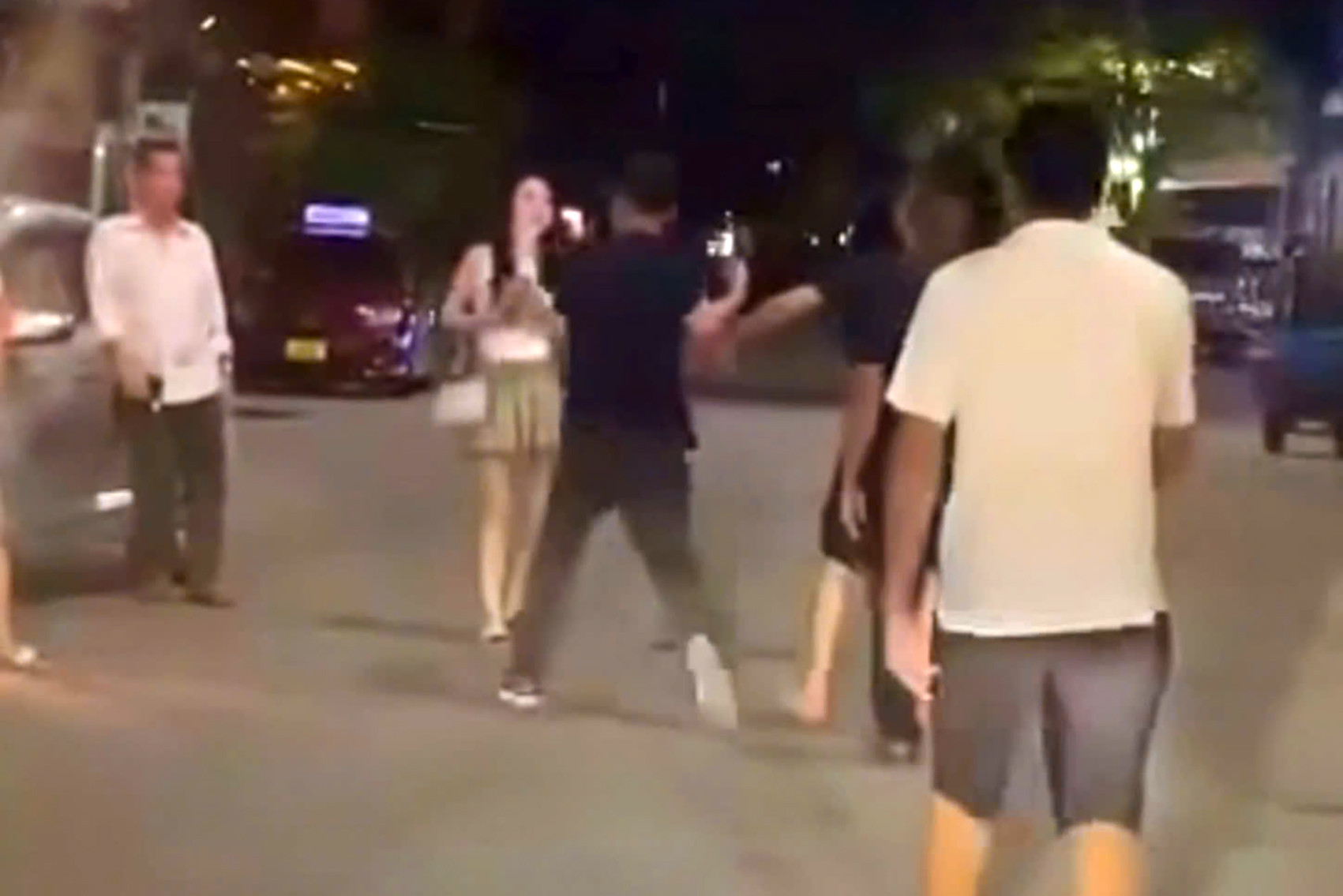 Cô gái bị nhóm nam hành hung trước quán karaoke ở Quảng Ninh: 