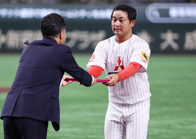 三菱重工East・大野投手ら、10年連続出場選手を表彰　都市対抗