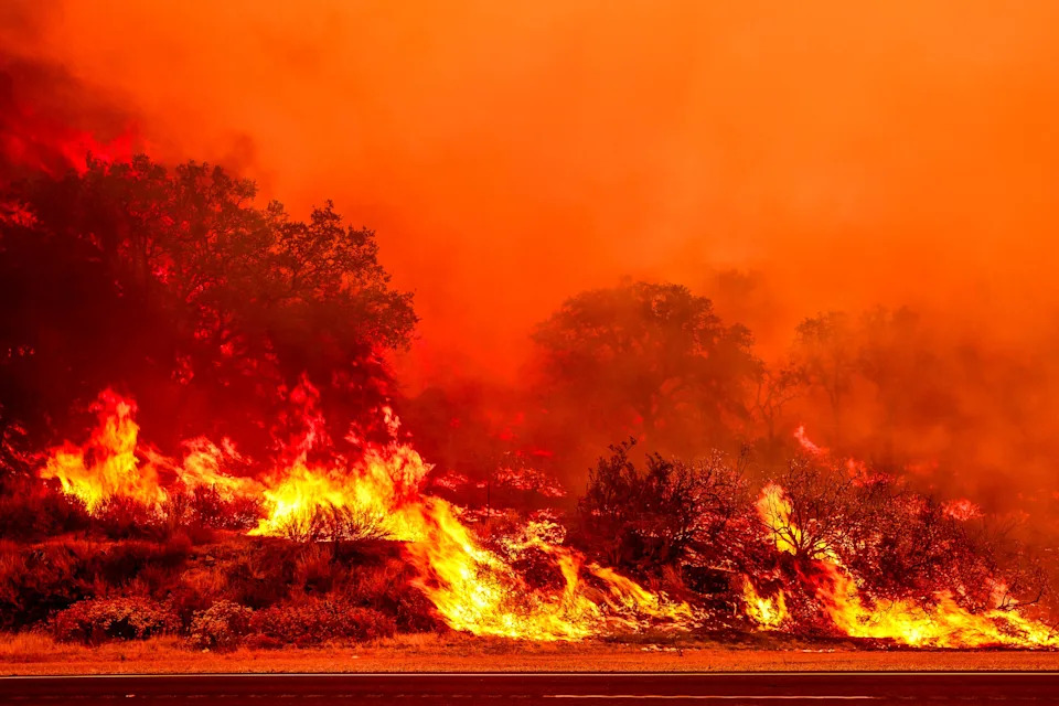 Gifford Fire burns 30,000 acres in Los Padres National Forest on August 2, 2025. Flames sweep through rugged terrain near Santa Maria, California, forcing evacuations and endangering nearby communities and wildlife.