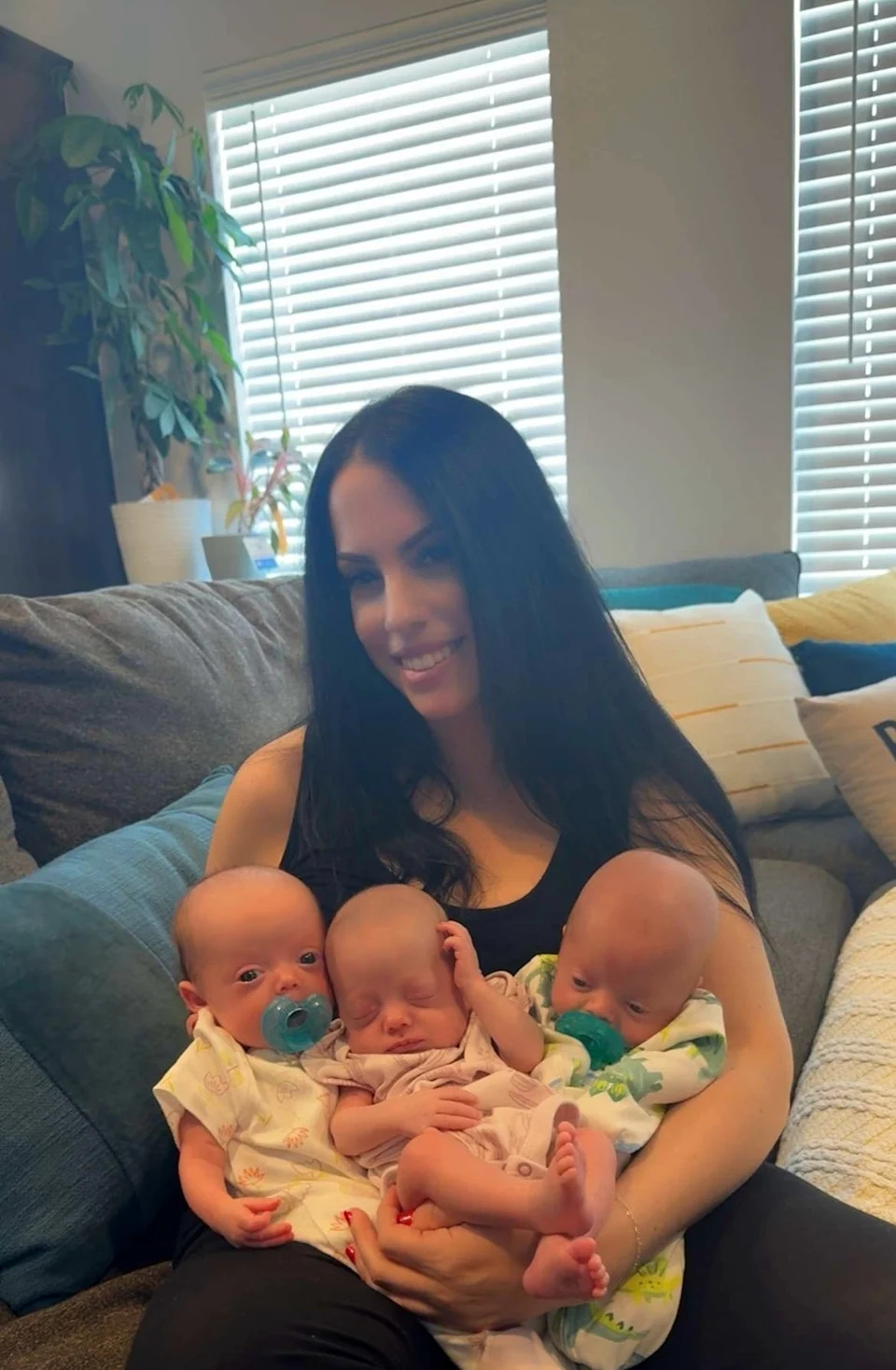 Woman who is a quadruplet becomes 1st-time mom to quintuplets