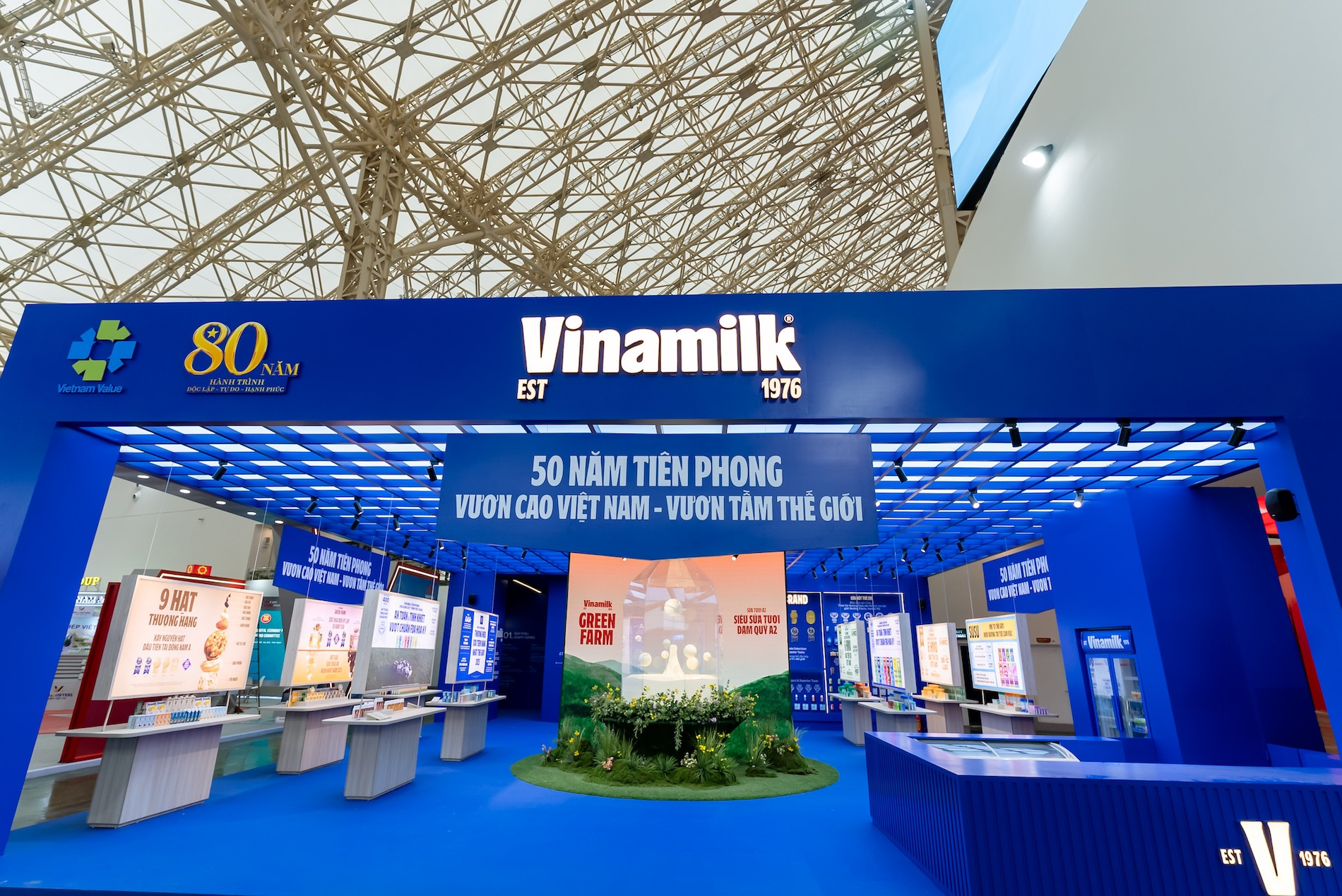Gian hàng của Vinamilk tạo dấu ấn tại Triển lãm thành tựu đất nước