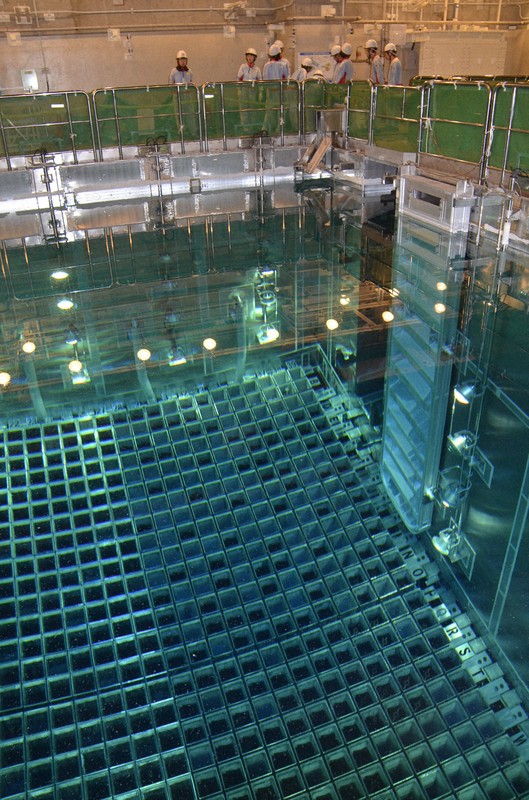 プルサーマル発電で使われた核燃料が保管されている四国電力伊方原発の3号機＝愛媛県伊方町で2020年1月14日午前10時36分（代表撮影）