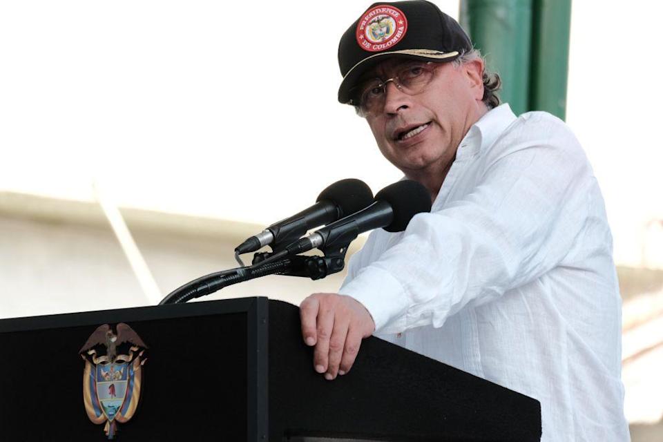 Qué se sabe del ataque contra una base militar y el derribo de un helicóptero de la policía que dejaron al menos 19 muertos y decenas de heridos en Colombia