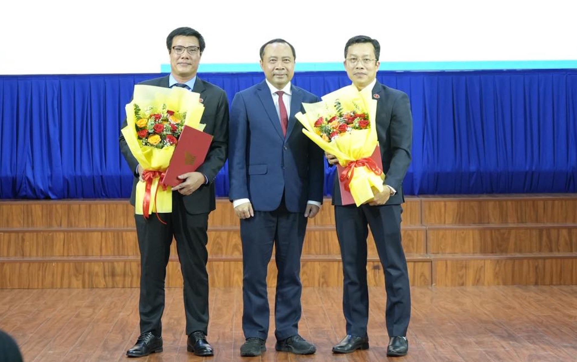 Trường ĐH Khoa học Xã hội và Nhân văn TPHCM bổ nhiệm cùng lúc 2 phó hiệu trưởng