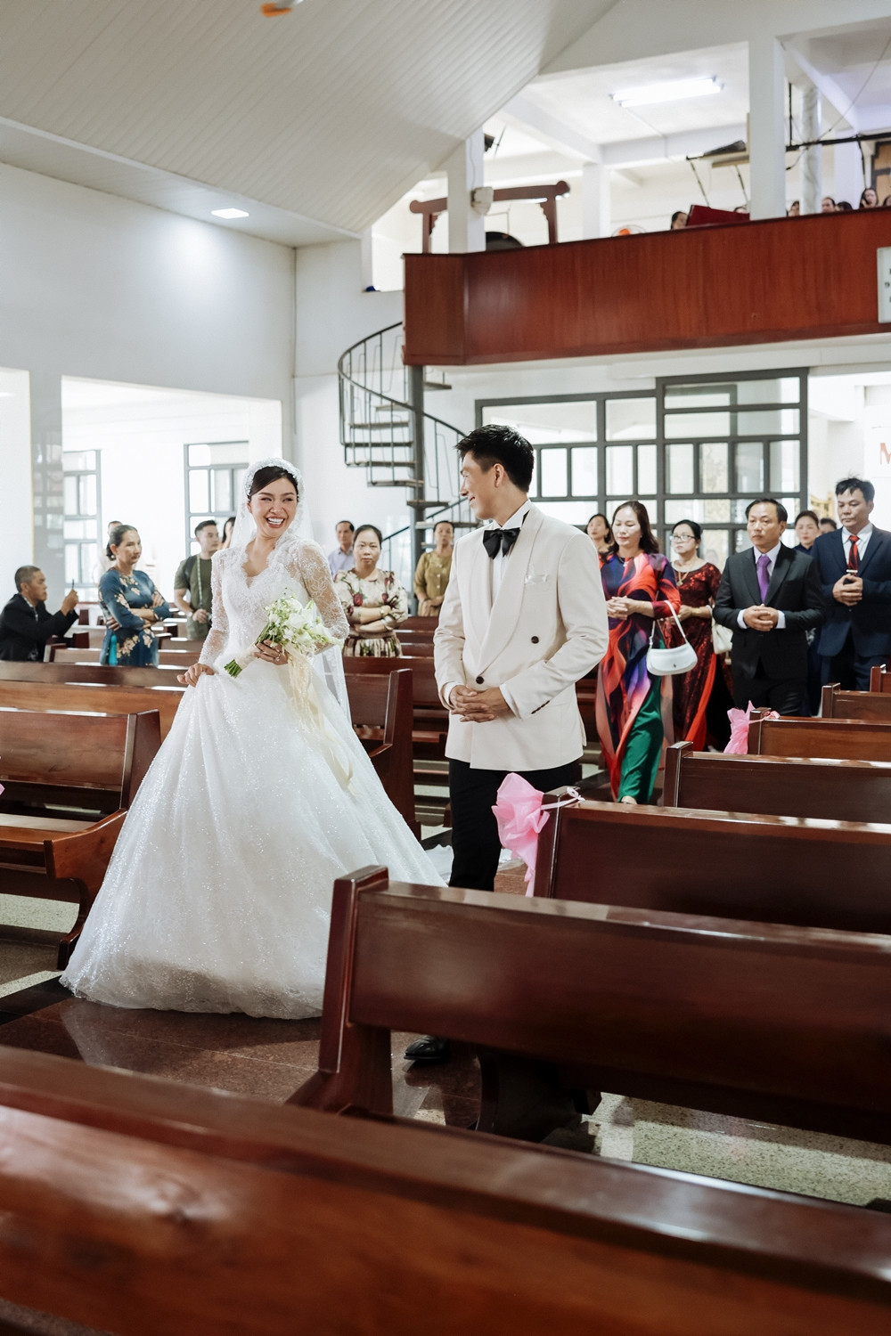 Người mẫu Lê Thu Trang và diễn viên Quang Sơn kết hôn sau 5 năm qua bao sóng gió