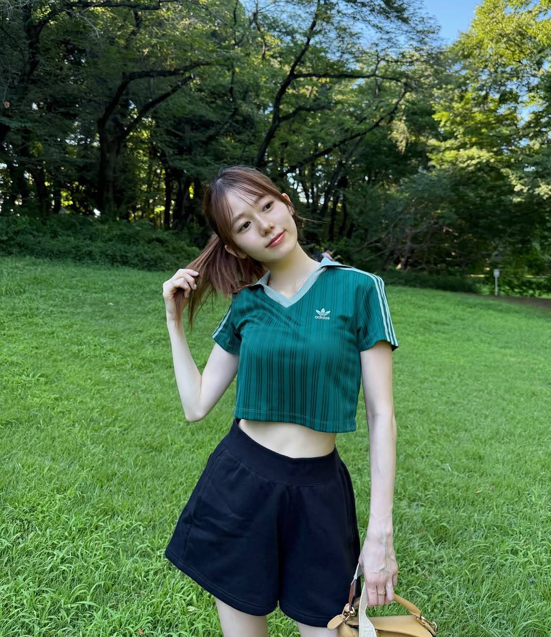 武尊と新婚ホヤホヤ…川口葵〝大胆ウエスト丸見え〟ショットに反響「既婚者感ない」「武尊がうらやましい」「幸せが溢れてる」