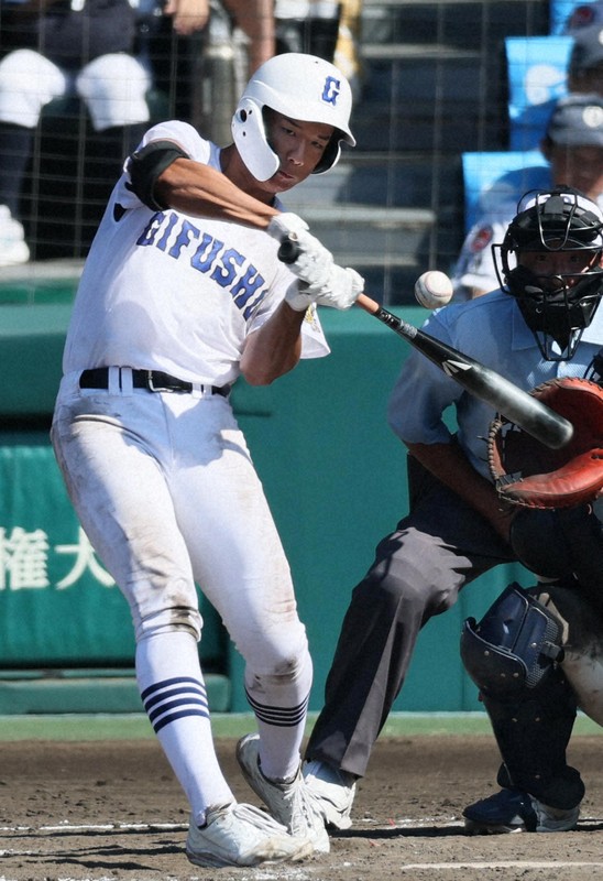 県岐阜商、五回に勝ち越し　前試合殊勲打の坂口が適時打　夏の甲子園