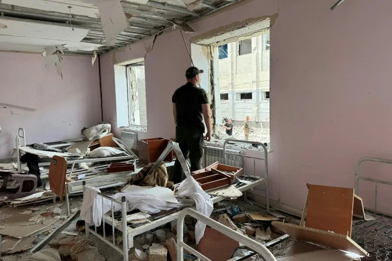 Ukraine said a Russian airstrike on the Bilenkivska correctional facility killed 17 inmates (Olexandr PAVLOV)