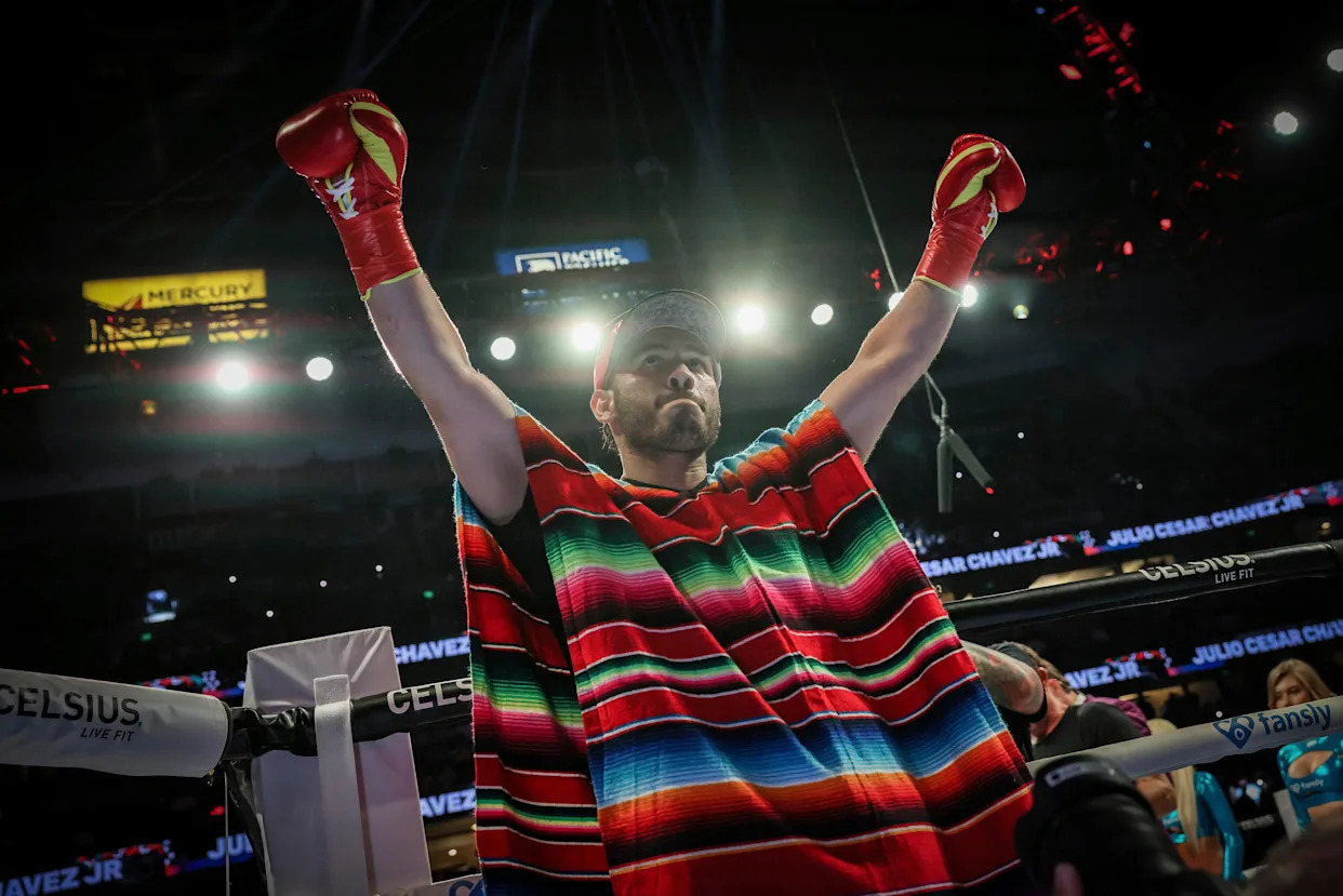Boxer Julio César Chávez Jr. freed while awaiting trial over alleged cartel ties