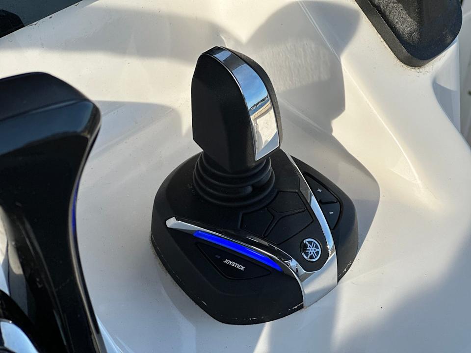 helm master joystick