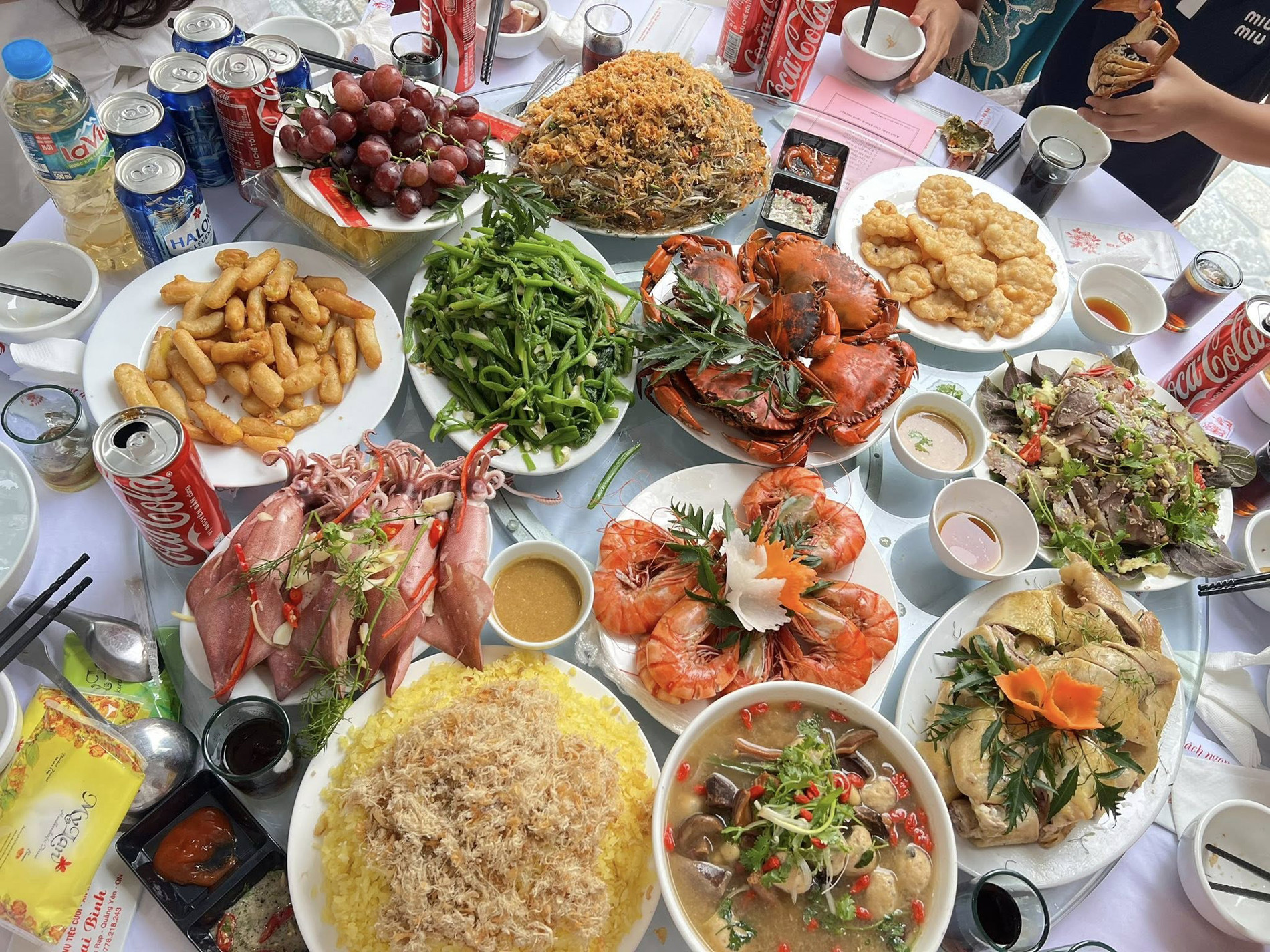 Mâm cỗ cưới 'triệu view' ở Quảng Ninh hấp dẫn, bất ngờ với món 'hết nhanh nhất'