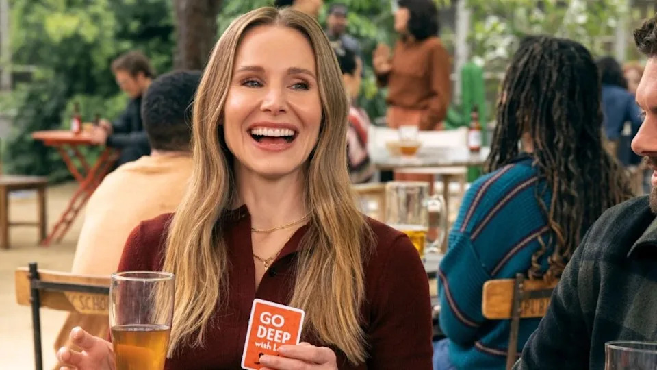 Kristen Bell as Joanne in episode 209 of Nobody Wants This. Cr. Erin Simkin/Netflix © 2025