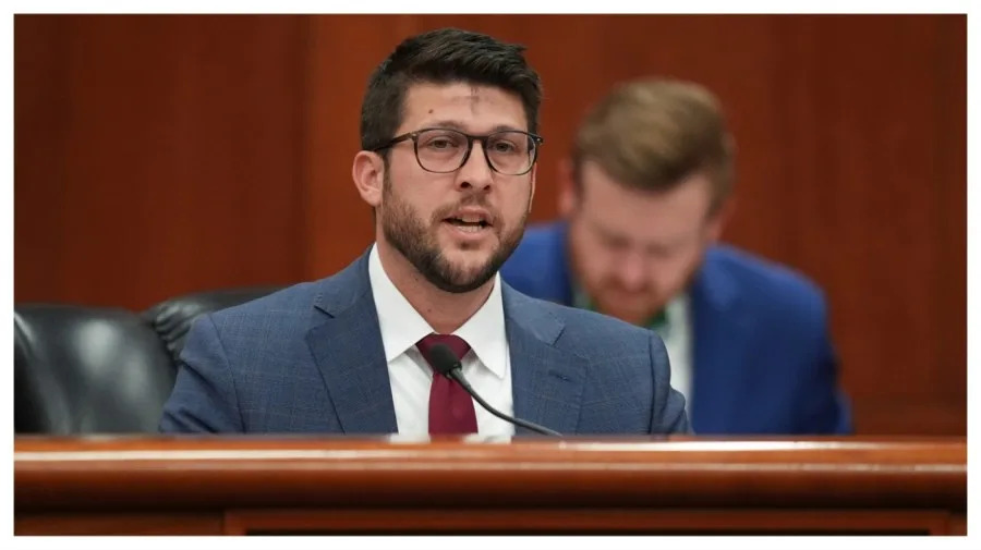 Florida AG asks Duffy to block drivers licenses for ‘aliens’