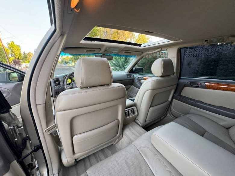 2000 Lexus GS300 Platinum Rear Seat Area