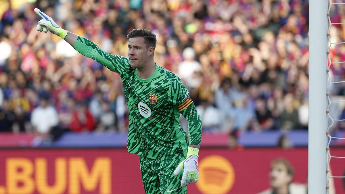Barca tước băng đội trưởng Ter Stegen, nội bộ thêm lủng củng