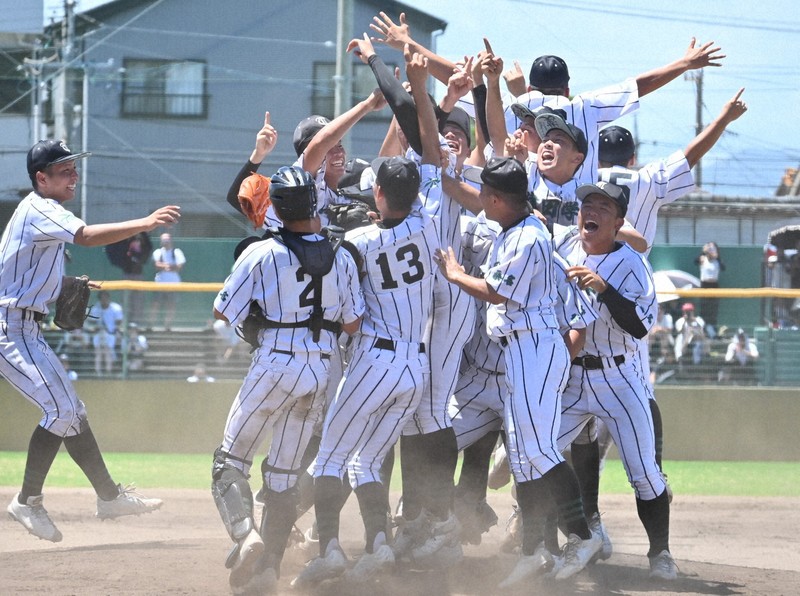 夏の甲子園　三重は津田学園が6年ぶり3回目V　津商との接戦制す