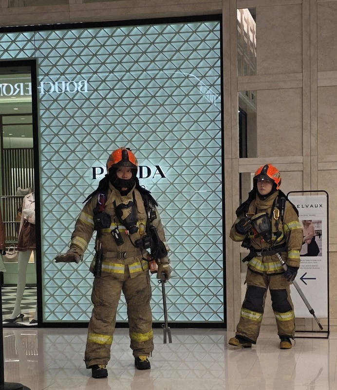 韓国・明洞の百貨店に「午後3時」爆破予告　海外観光客ら退避で騒然