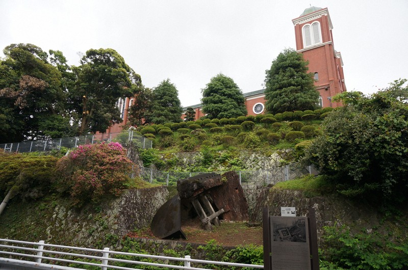 原爆投下で崩落した旧浦上天主堂の北側の鐘楼は、被爆遺構として現在も残る＝長崎市で2025年5月9日、日向米華撮影