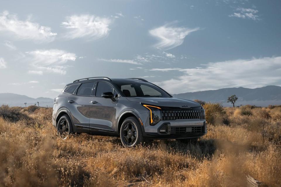 Kia Sportage PHEV Gets a 2026 Update – But Is the 2025 a Better Deal?