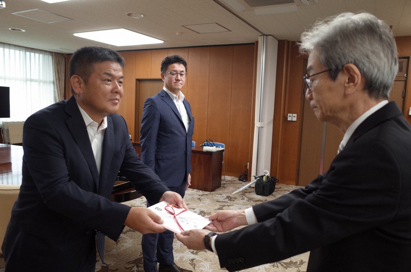 佐賀大へ「創業110年の恩返し」　地元企業が3000万円寄付