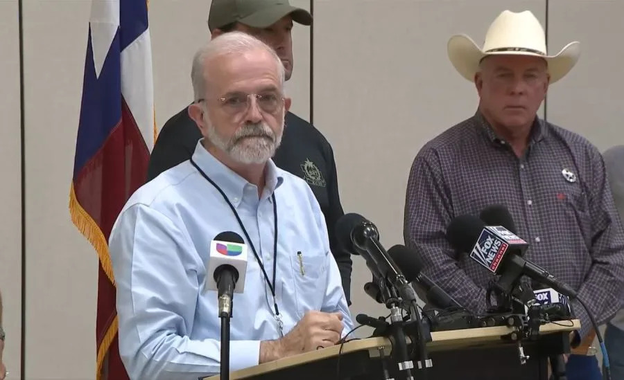 Kerrville Mayor Joe Herring addressed reporters on July 9. (KXAN Photo)