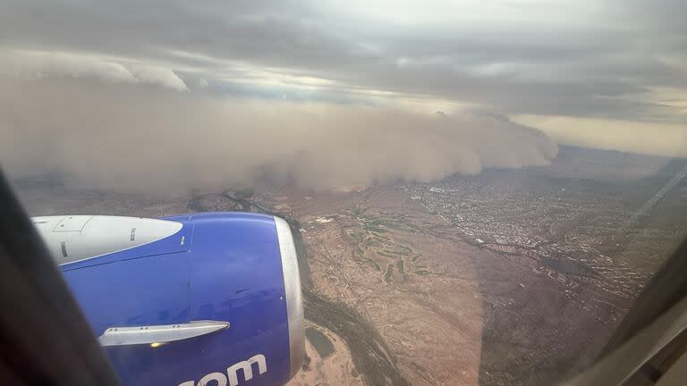 Estados Unidos: una impresionante tormenta de polvo azotó Phoenix