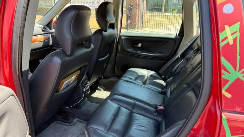 1998 Volvo V70 Art Car rear seats image